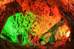 amazing cave halong bay